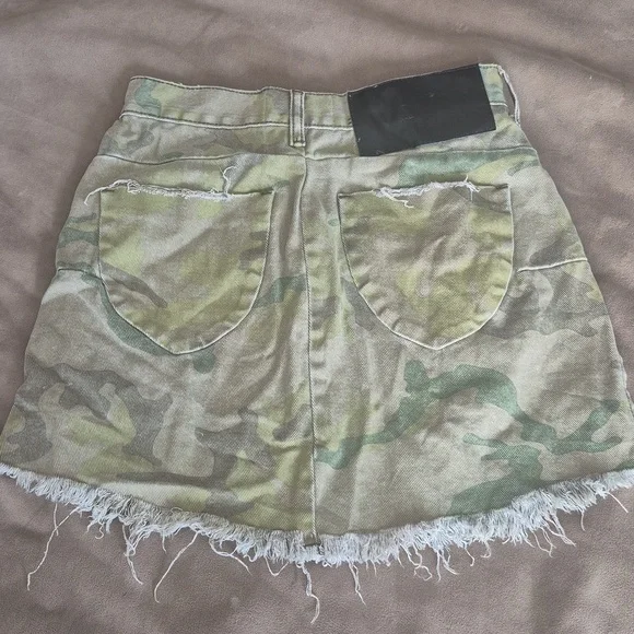 One Teaspoon Vanguard skirt 24 Olive camo-leopard High-low Distressed Denim Mini - Picture 5 of 9